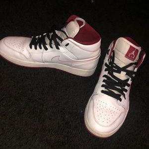 Air Jordan 1 Mid WHITE/GYM RED-BLACK